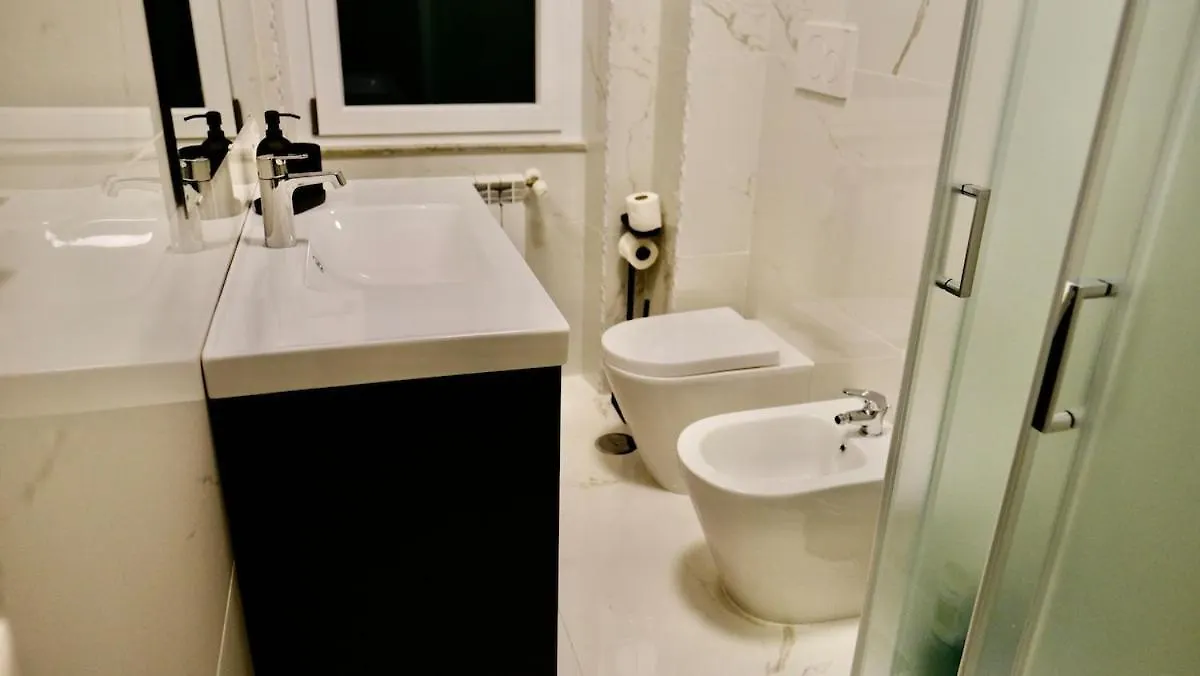 Appartamento La Nuova Casa Di Zia - Near Metro A Ponte Lungo Roma 0*,  Italia